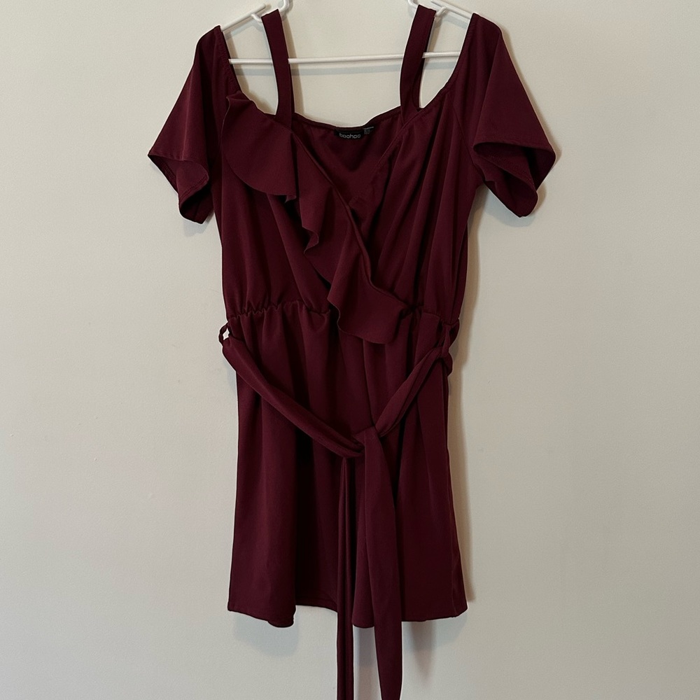 Boohoo dress off shoulder